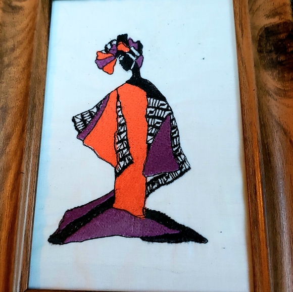 Embroidery of Black Woman in African Regalia - Picture 5 of 5